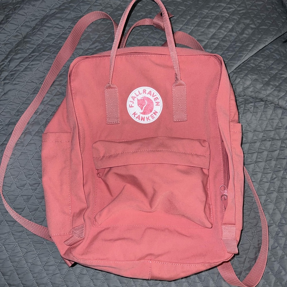 Fjallraven Kånken Coral Backpack